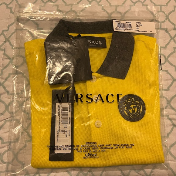 Versace - Picture 2 of 4